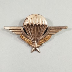 INSIGNE MILITAIRE BREVET PARACHUTISTE NUMEROTE 568058 ANNEE 1992 FABRICATION J. BALME G1185